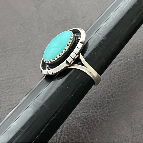 Native American Sterling silver and turquoise split shank ring Size 8 - Picture 5 of 13